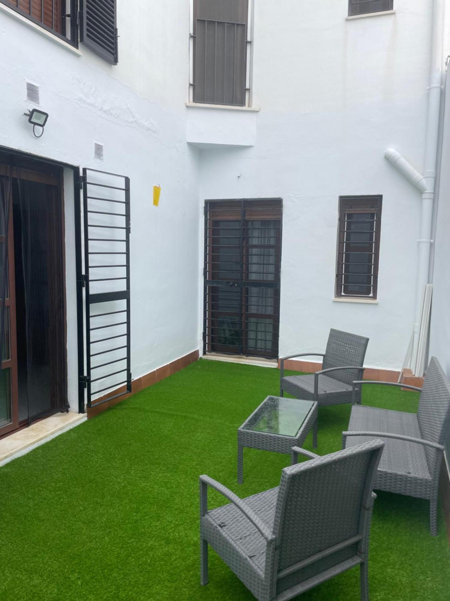 Piso En El Centro De Huelva Silencioso Y Con Gran Patio, Calle La Paz Exterior photo